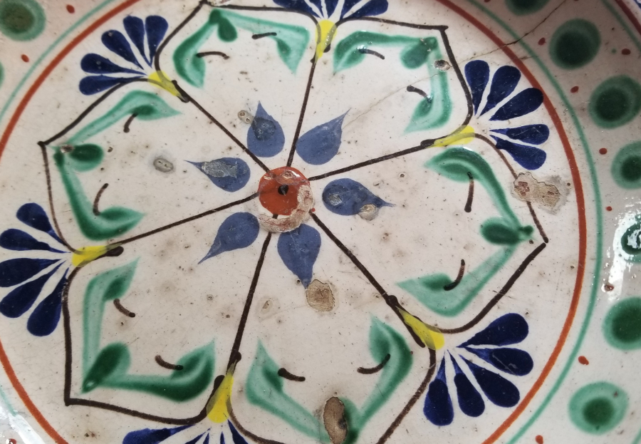 OSMANLI DÖNEMİ NADİR TİPTE KARANFİLLİ İZNİK TABAK