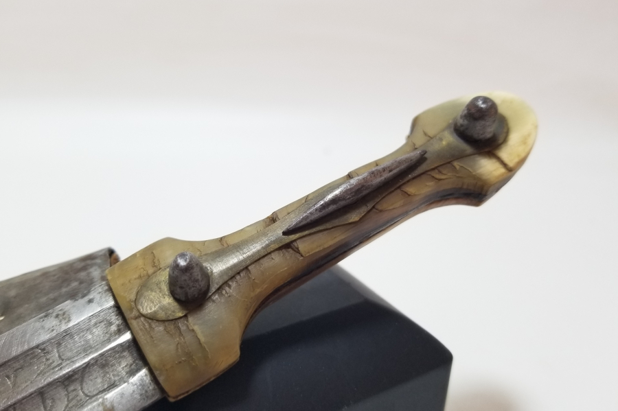 ORİJİNAL KININDA OSMANLI DÖNEMİ BOYNUZ SAPLI AFYON KAMASI