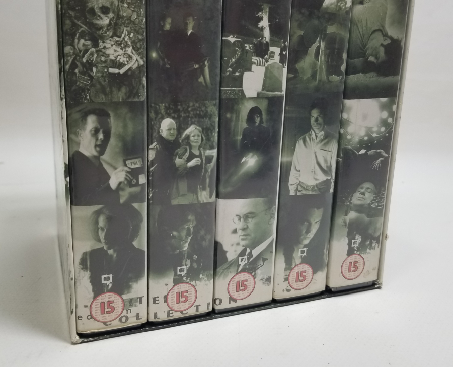 X FİLES İSİMLİ DİZİYE AİT KASET TAKIMI