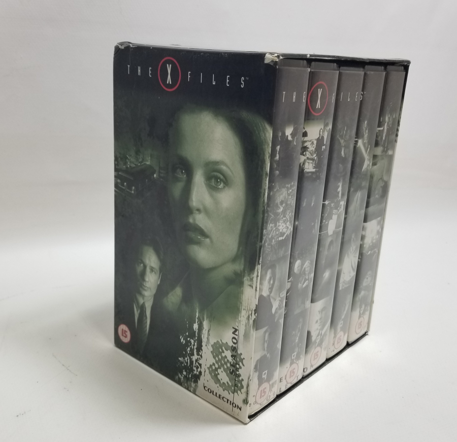 X FİLES İSİMLİ DİZİYE AİT KASET TAKIMI