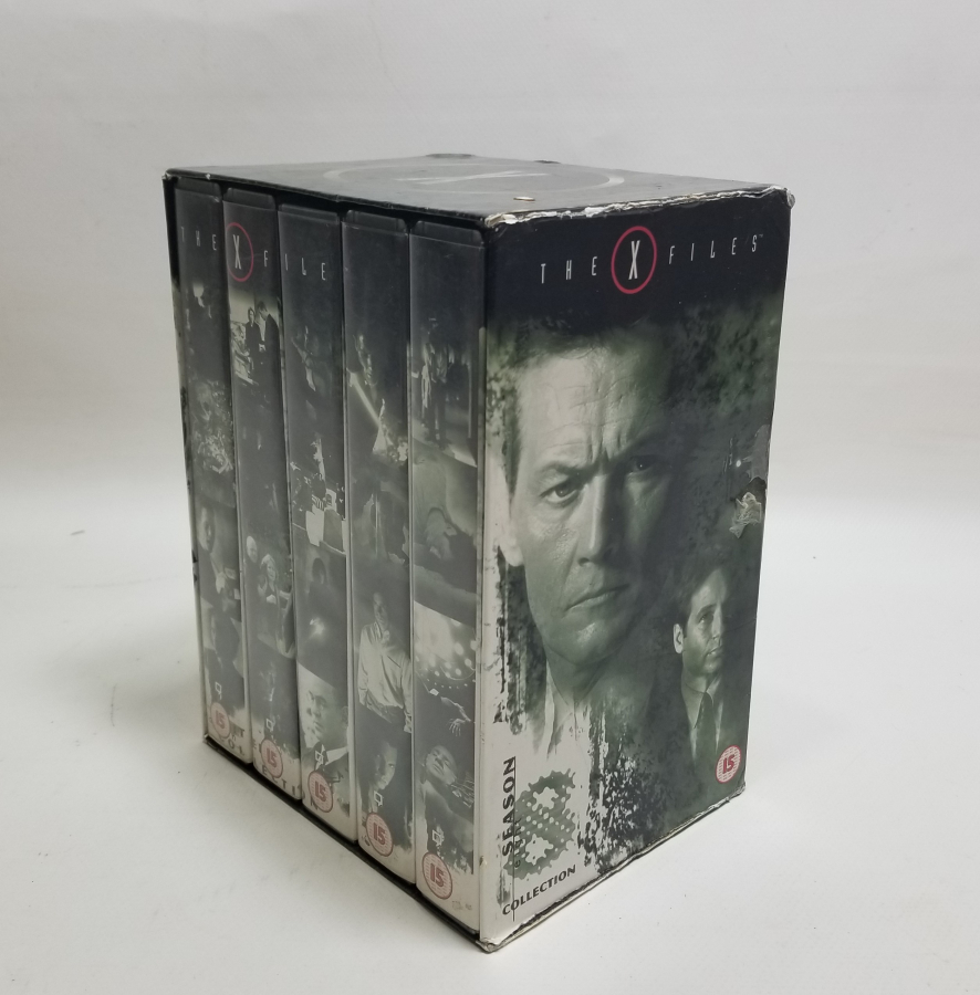 X FİLES İSİMLİ DİZİYE AİT KASET TAKIMI