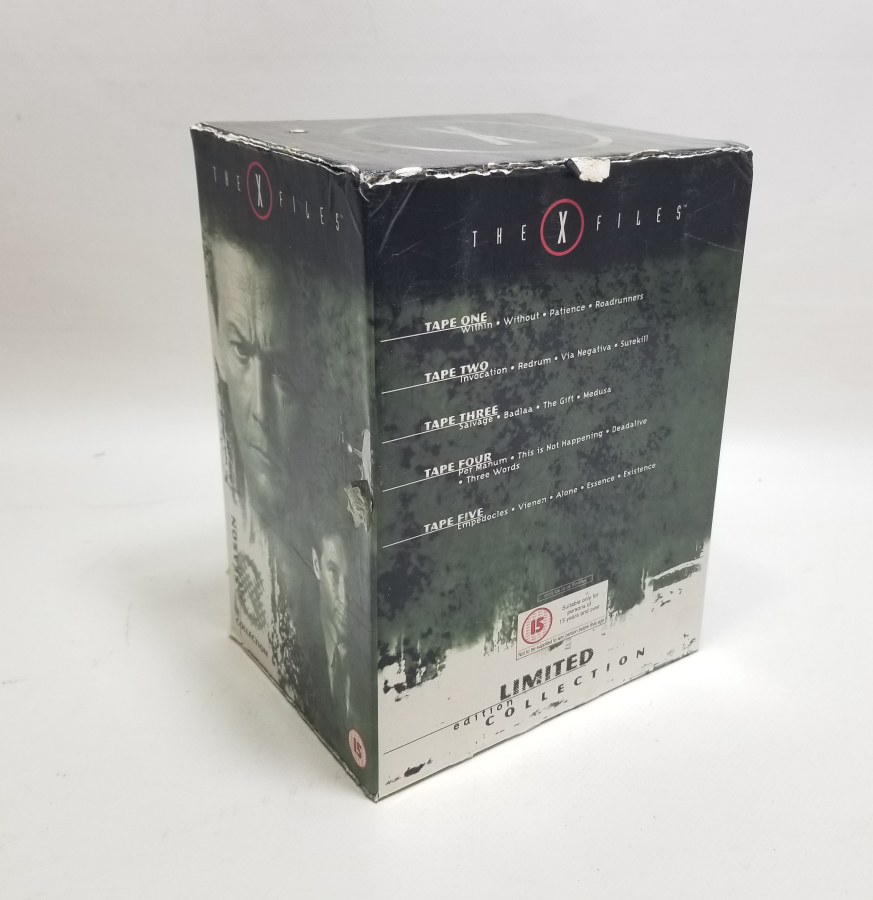 X FİLES İSİMLİ DİZİYE AİT KASET TAKIMI