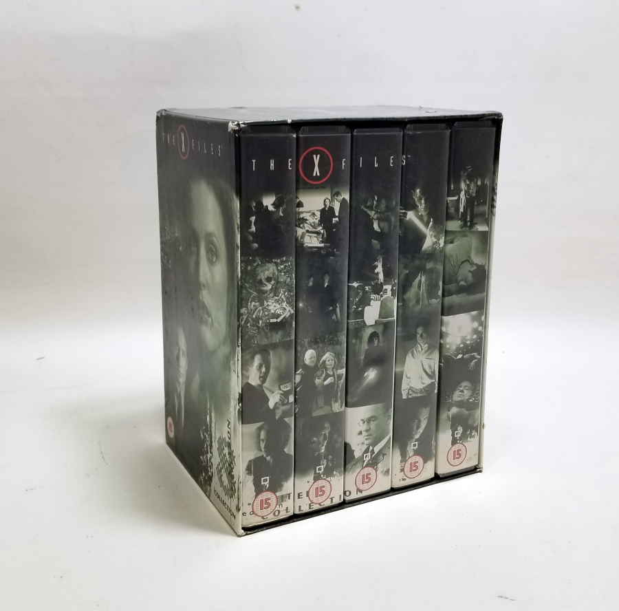 X FİLES İSİMLİ DİZİYE AİT KASET TAKIMI