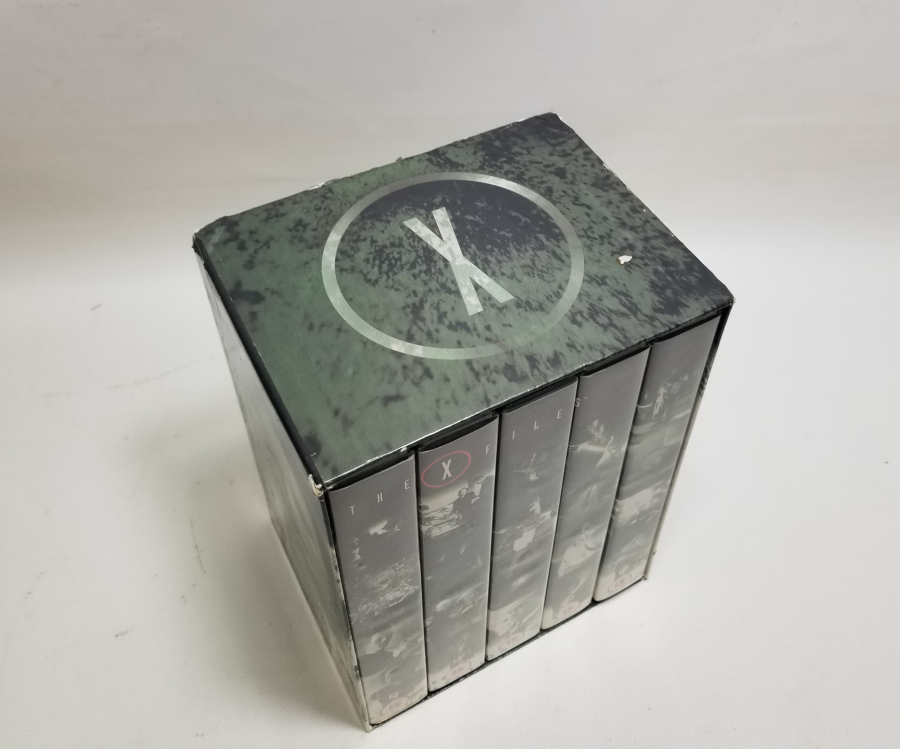 X FİLES İSİMLİ DİZİYE AİT KASET TAKIMI