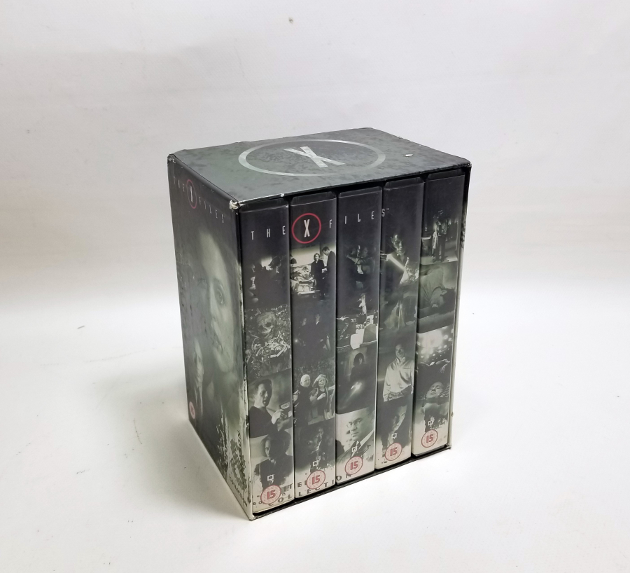 X FİLES İSİMLİ DİZİYE AİT KASET TAKIMI