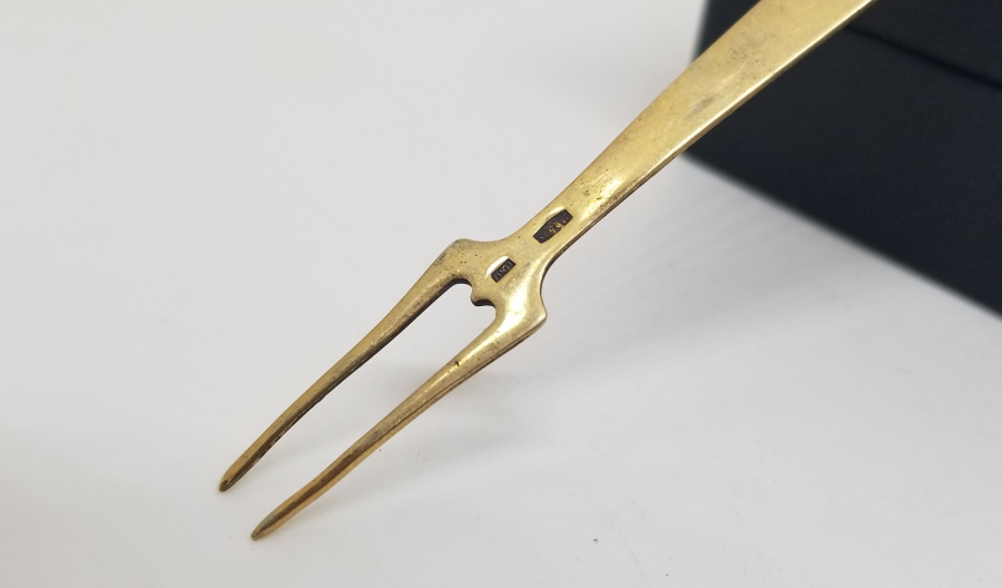 ORAK ÇEKİÇ DAMGALI ANTİKA MİNELİ RUS GÜMÜŞ PEYNİR ÇATALI