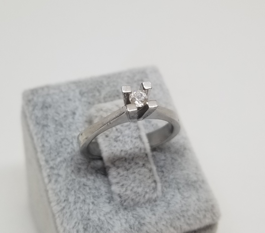 PIRLANTA TAŞLI TEKTAŞ YÜZÜK