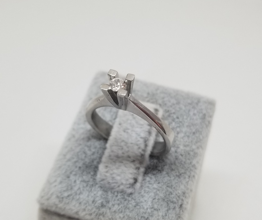 PIRLANTA TAŞLI TEKTAŞ YÜZÜK