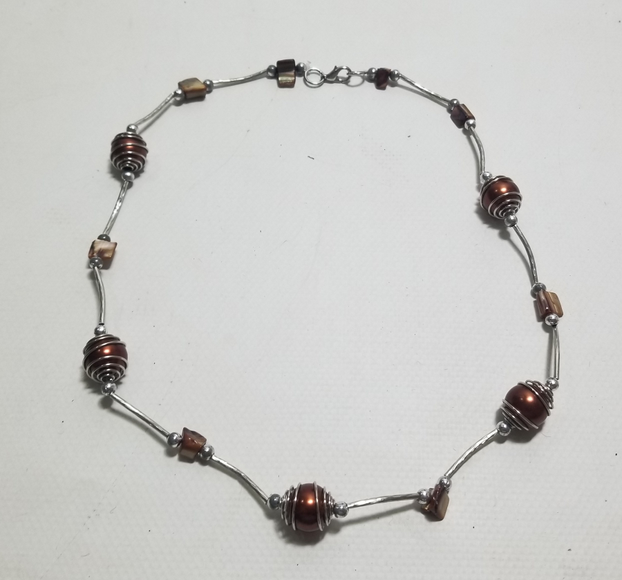 ÜZERİ DOĞAL TAŞLI ANTİKA BİJUTERİ STRES KOLYESİ