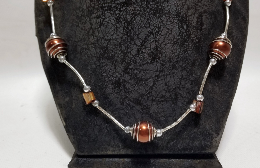 ÜZERİ DOĞAL TAŞLI ANTİKA BİJUTERİ STRES KOLYESİ