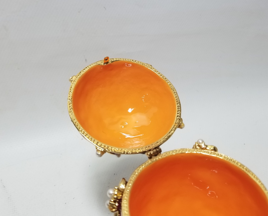 ÜZERİ MİNE İŞÇİLİKLİ ANTİKA PASKALYA YUMURTASI