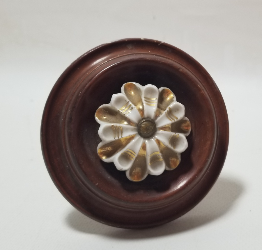 AHŞAP ÜZERİ ALTIN VERMEYLİ PORSELEN APLİKLİ OSMANLI DÖNEMİ NADİR KAPI KOLU