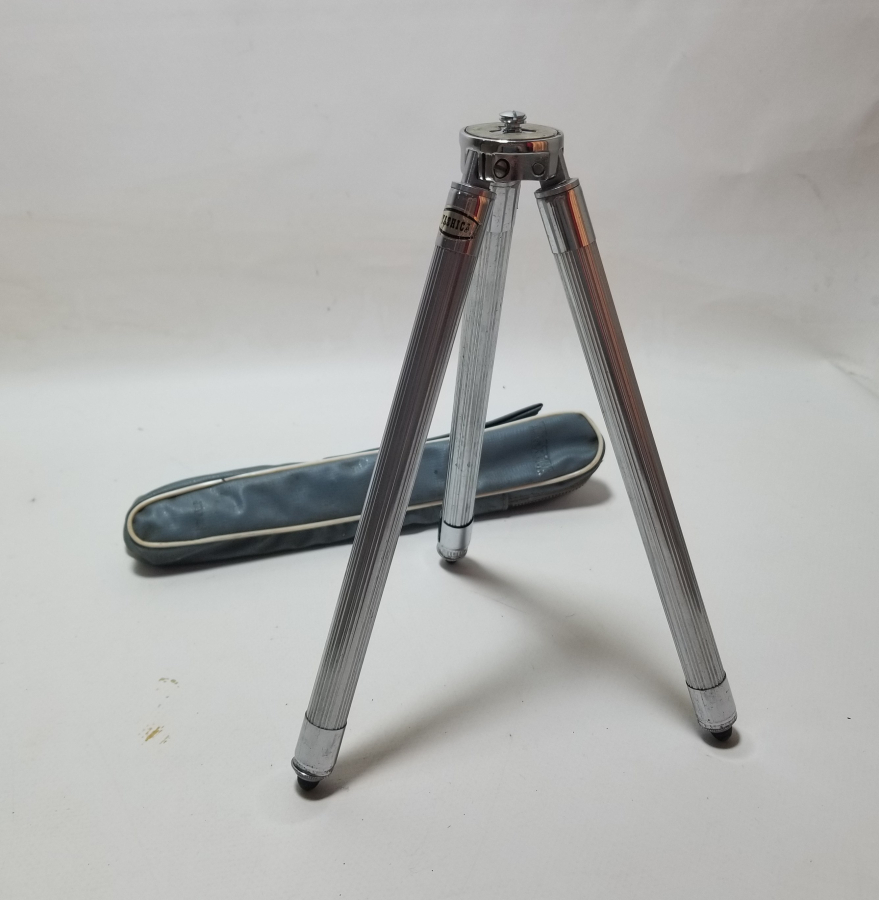 ORİJİNAL ÇANTASINDA ANTİKA YASHICA MARKA FOTOĞRAF MAKİNESİ TRİPODU