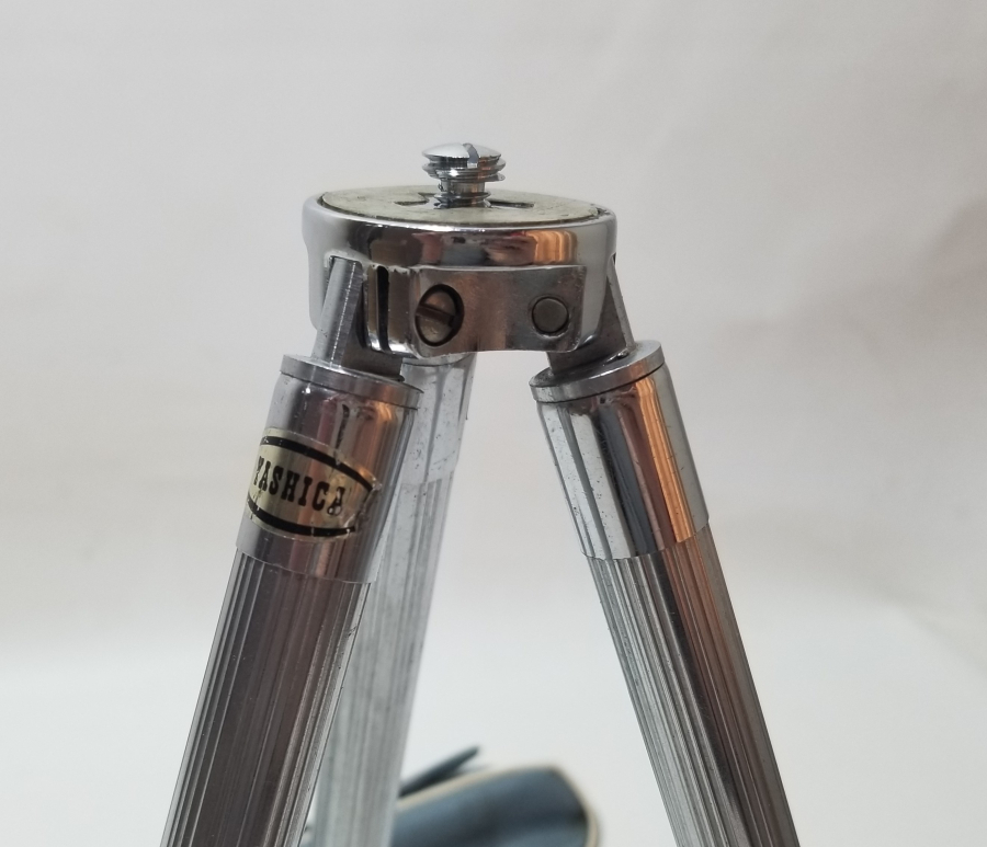 ORİJİNAL ÇANTASINDA ANTİKA YASHICA MARKA FOTOĞRAF MAKİNESİ TRİPODU