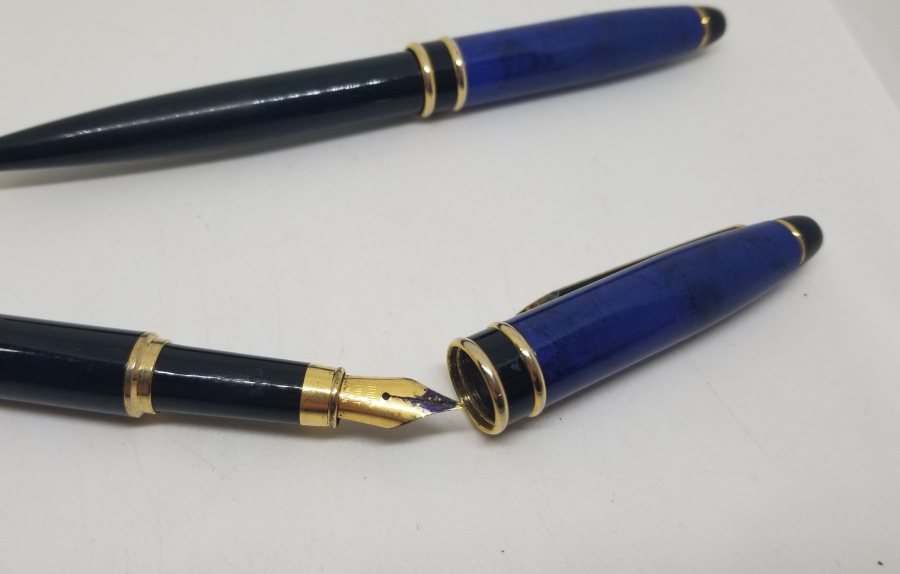 DOLMA VE PİLOT KALEMDEN OLUŞAN ALTIN KAPLAMA İKİ ADET ANTİKA KALEM