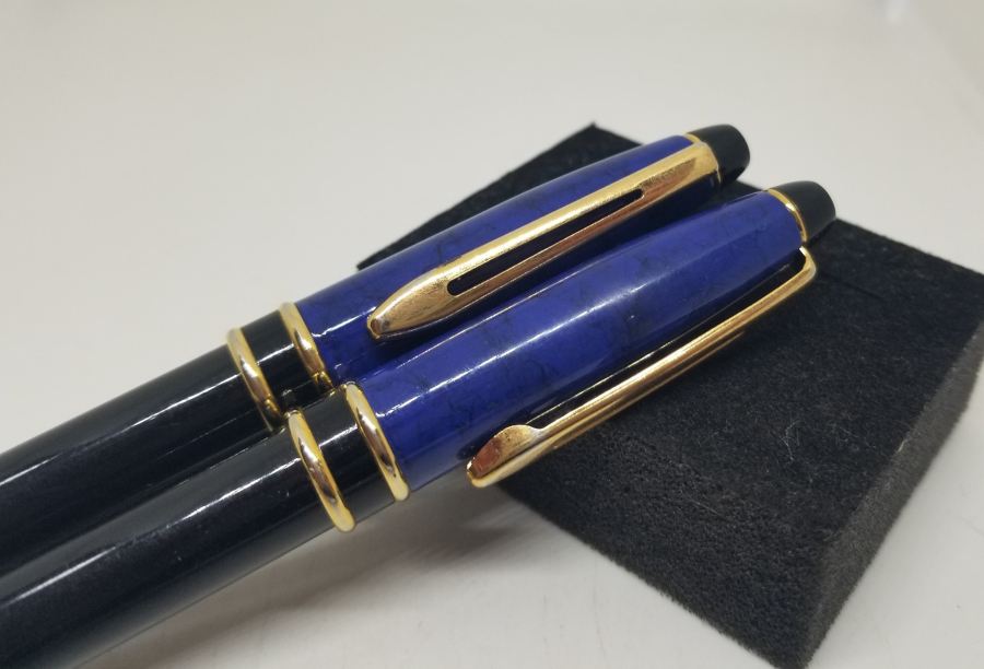 DOLMA VE PİLOT KALEMDEN OLUŞAN ALTIN KAPLAMA İKİ ADET ANTİKA KALEM