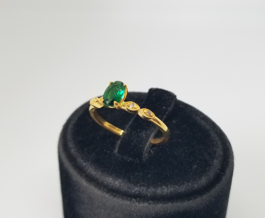 ZÜMRÜT VE ELMAS TAŞLI ALTIN KAPLAMA ÖZEL YAPIM YÜZÜK