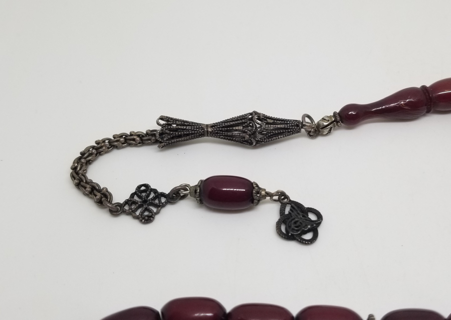 ESKİ PARÇADAN YAPILMIŞ USTA İŞİ GÜMÜŞ PÜSKÜLLÜ ALMAN TESPİH