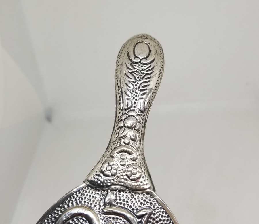 KABARTMA İŞÇİLİKLİ ANTİKA GÜMÜŞ EL AYNASI