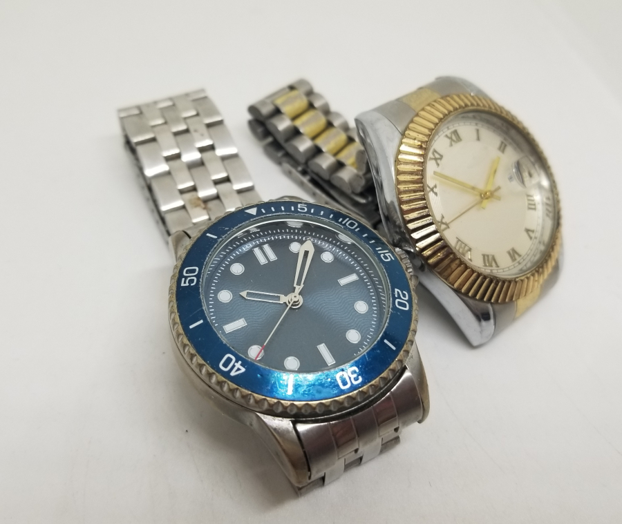 İKİ ADET KOL SAATİ