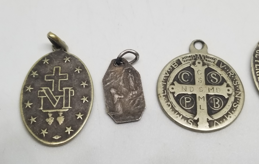 4 ADET ANTİKA VAFTİZ KOLYESİ