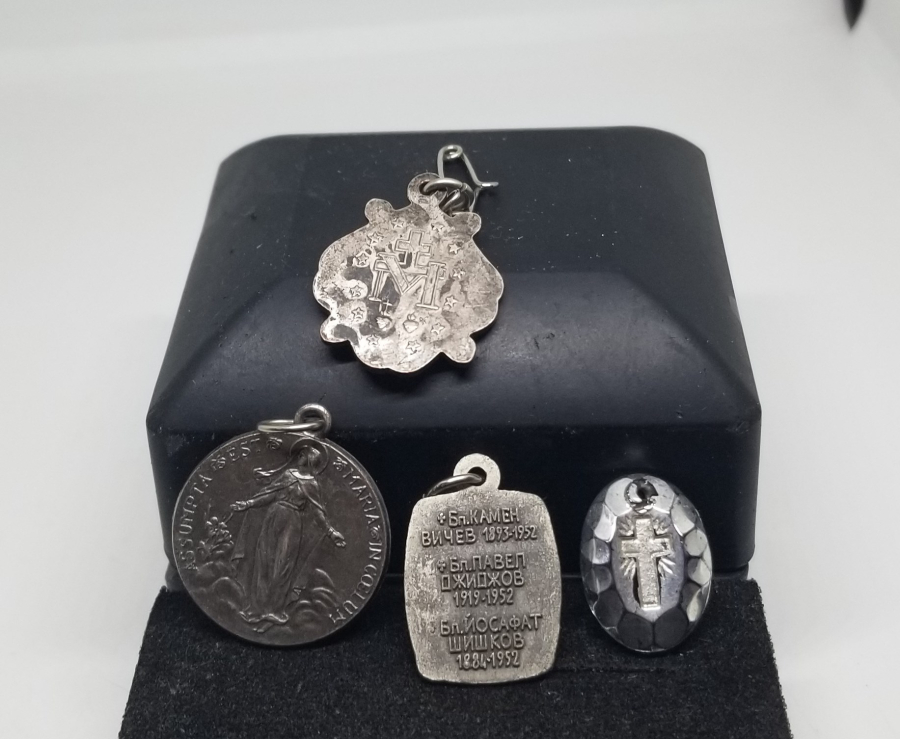 ANTİKA VAFTİZ KOLYESİ LOTU