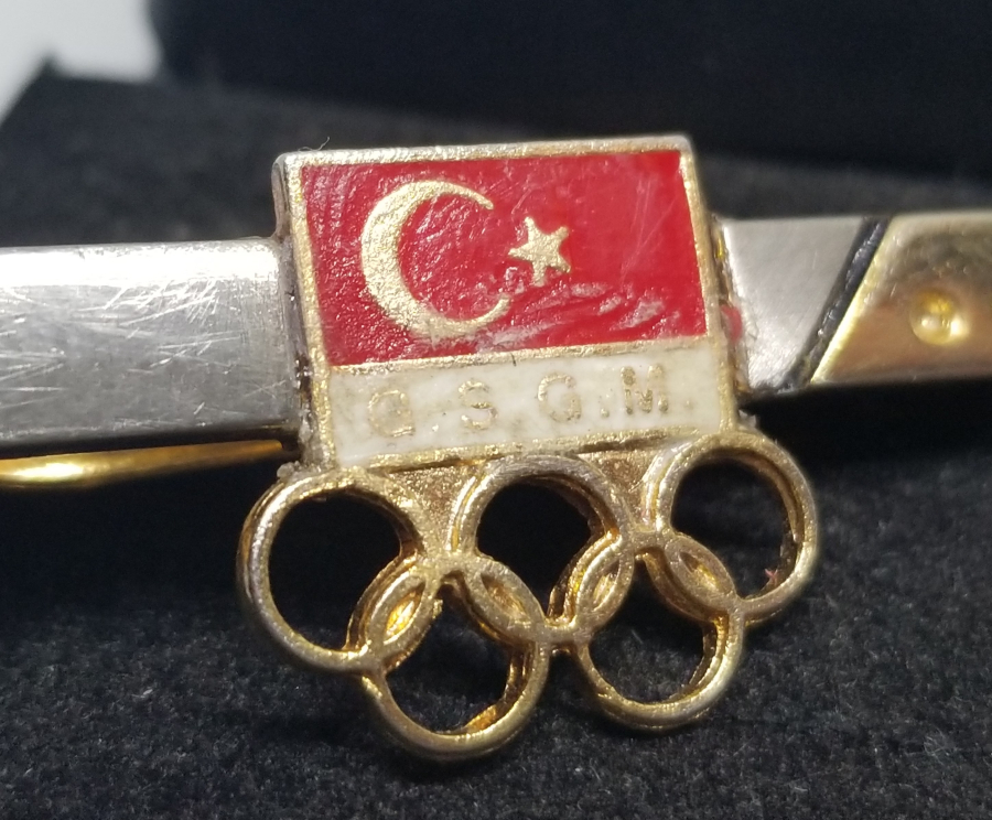OLİMPİYATLAR KONULU ANTİKA KRAVAT İĞNESİ VE ROZET
