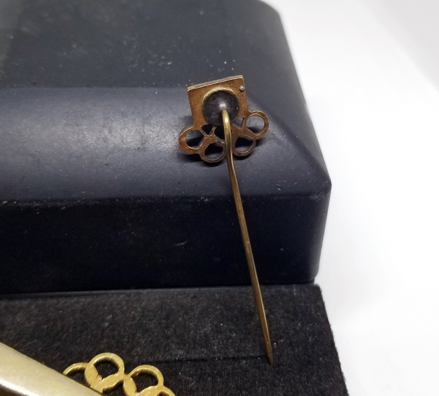 OLİMPİYATLAR KONULU ANTİKA KRAVAT İĞNESİ VE ROZET