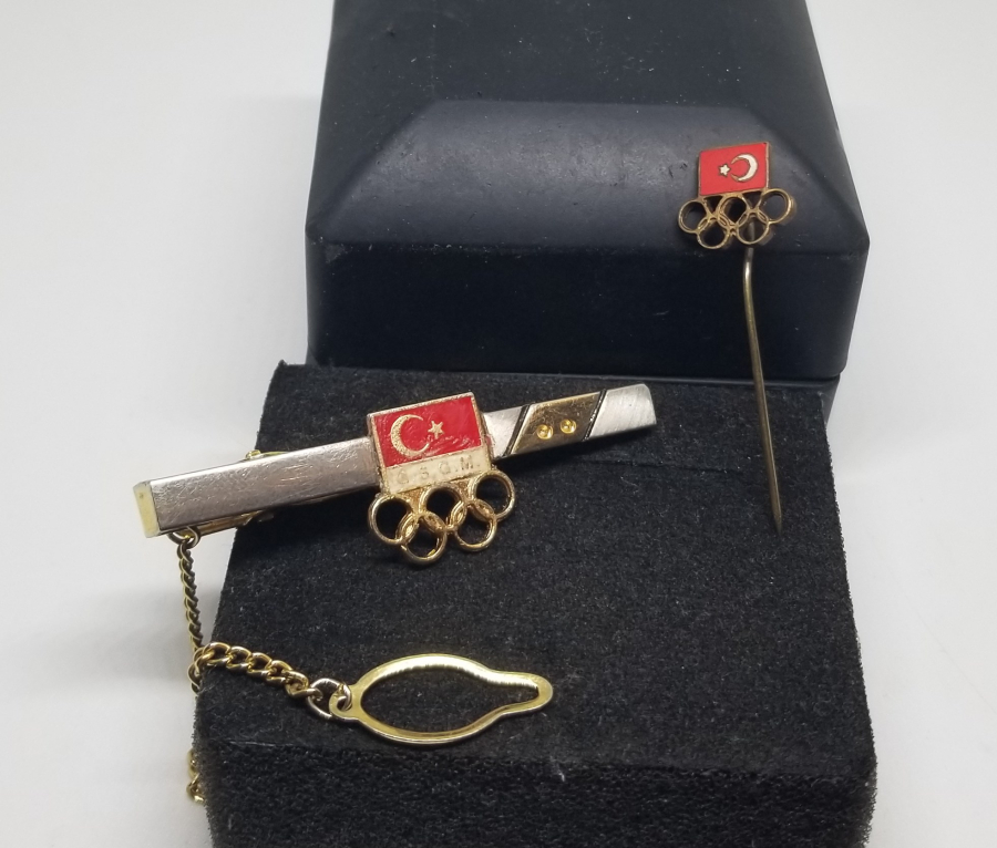 OLİMPİYATLAR KONULU ANTİKA KRAVAT İĞNESİ VE ROZET