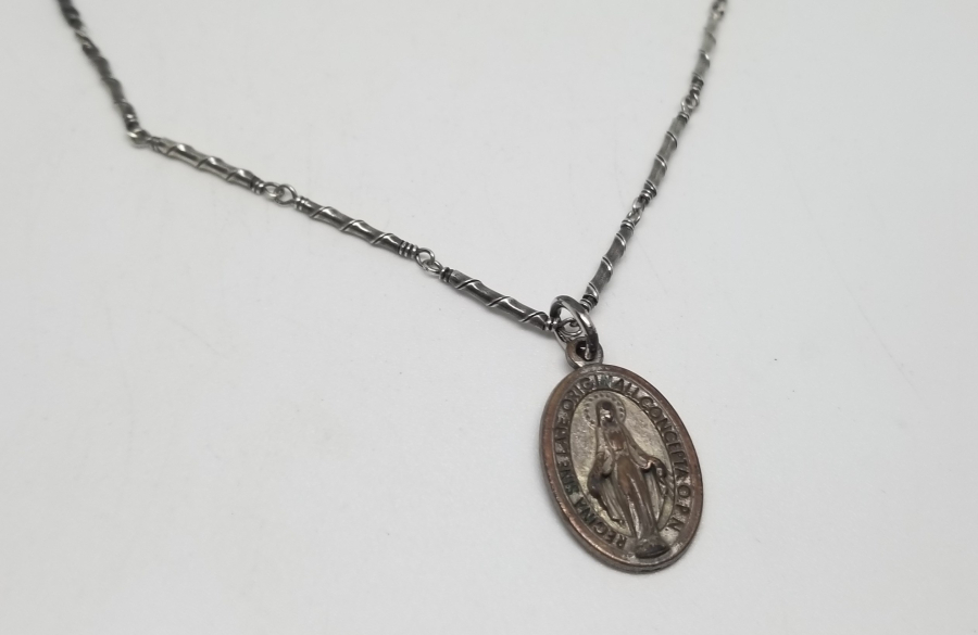 GÜMÜŞ ZİNCİRLİ ANTİKA VAFTİZ KOLYESİ