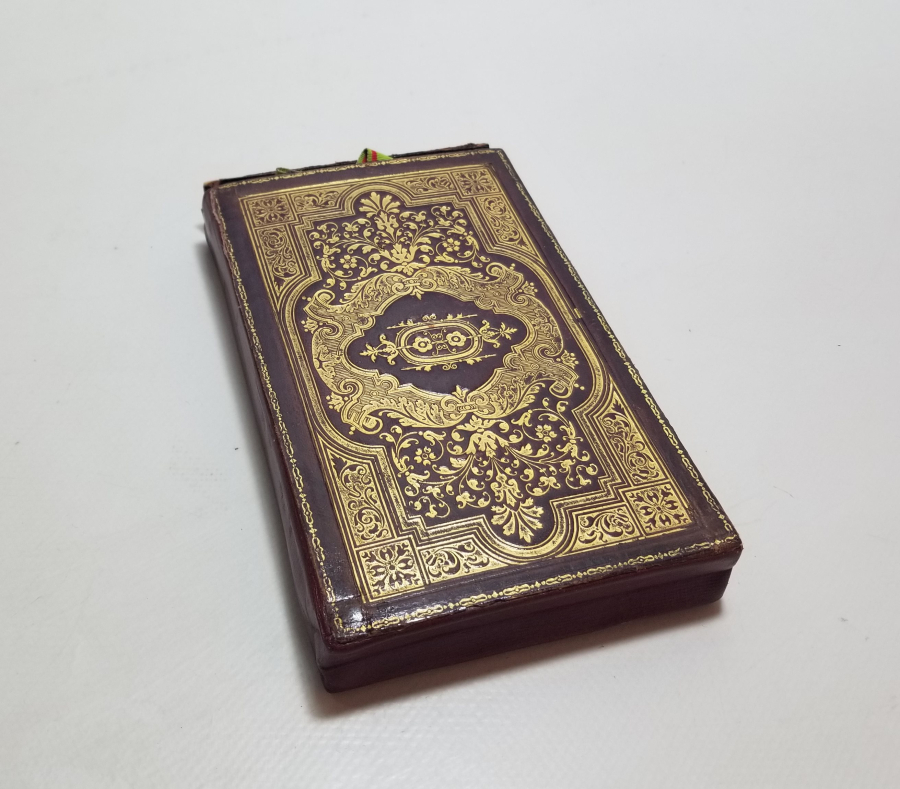 ALTIN VARAKLI DERİ CİLDİNDE OSMANLI DÖNEMİ EL YAZMA SUBAY ENAM-I ŞERİFİ