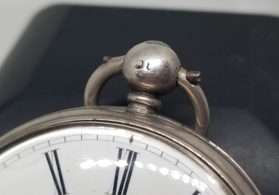 NADİR TİPTE GÜMÜŞ KASA YARIM PRİOR CEP SAATİ