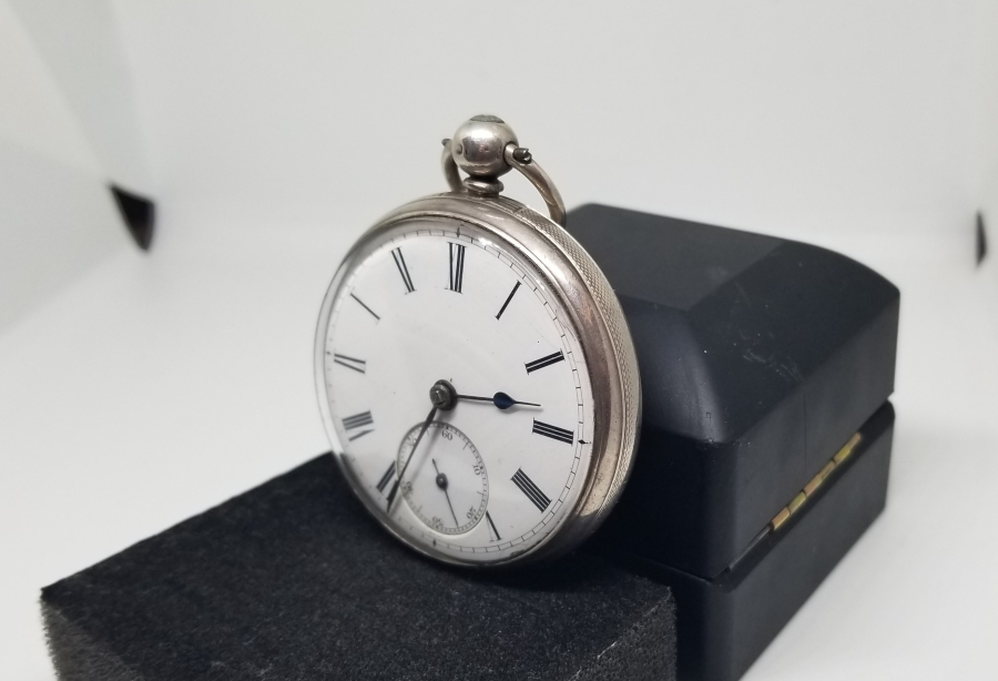 NADİR TİPTE GÜMÜŞ KASA YARIM PRİOR CEP SAATİ