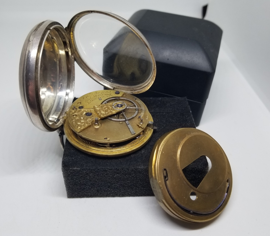 NADİR TİPTE GÜMÜŞ KASA YARIM PRİOR CEP SAATİ