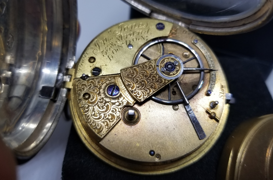 NADİR TİPTE GÜMÜŞ KASA YARIM PRİOR CEP SAATİ