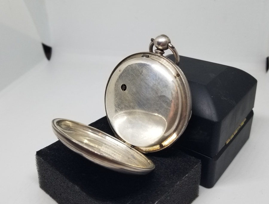 NADİR TİPTE GÜMÜŞ KASA YARIM PRİOR CEP SAATİ