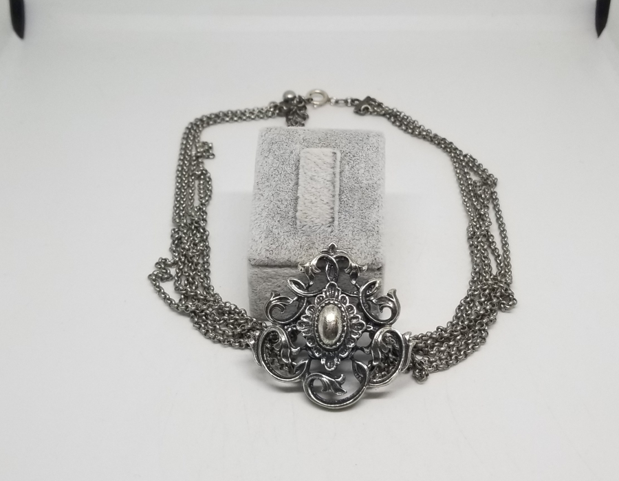 KABARTMA İŞÇİLİKLİ ANTİKA İNGİLİZ BOYUNLUK - GERDANLIK