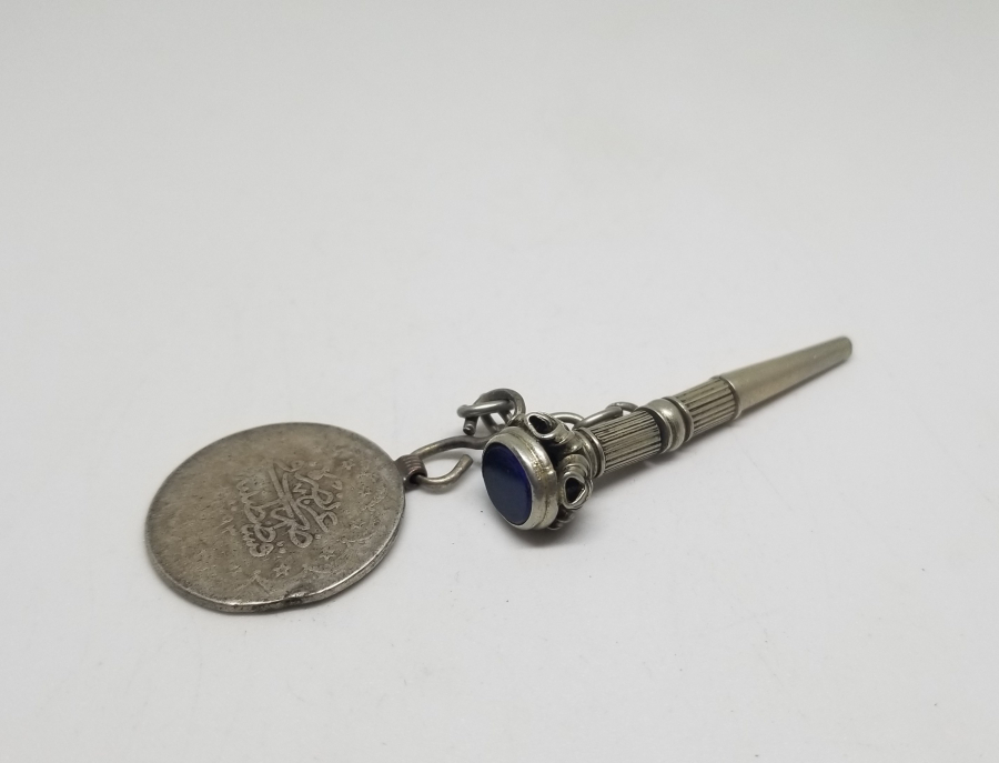 ÜZERİ DOĞAL TAŞLI OSMANLI DÖNEMİ NADİR GÜMÜŞ CEP SAATİ KURMA ANAHTARI