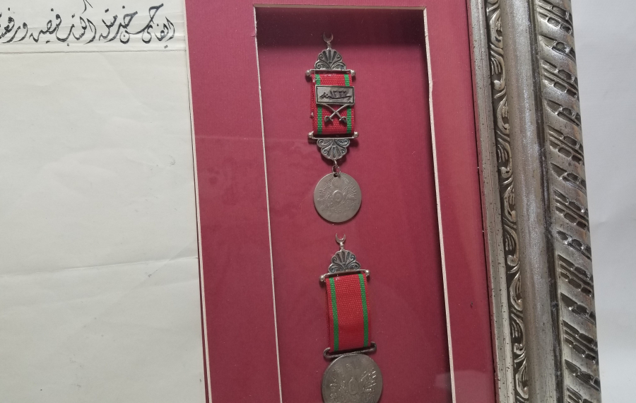 ENVER PAŞA MÜHÜRLÜ 1. DÜNYA SAVAŞI DÖNEMİ BİR SUBAYIMIZA AİT TERFİ BERATI - FOTOĞRAF VE MADALYA SETİ