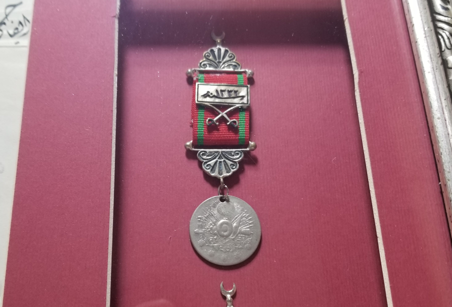 ENVER PAŞA MÜHÜRLÜ 1. DÜNYA SAVAŞI DÖNEMİ BİR SUBAYIMIZA AİT TERFİ BERATI - FOTOĞRAF VE MADALYA SETİ