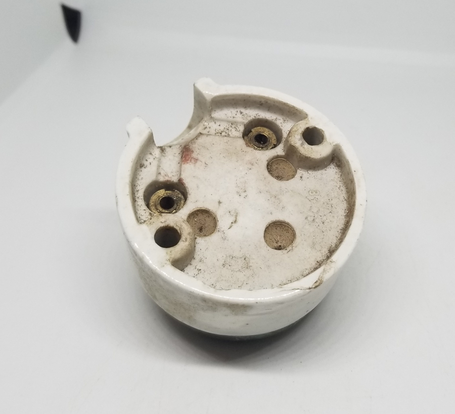 OSMANLI DÖNEMİ PORSELEN VE PİRİNÇ LAMBA ANAHTARI