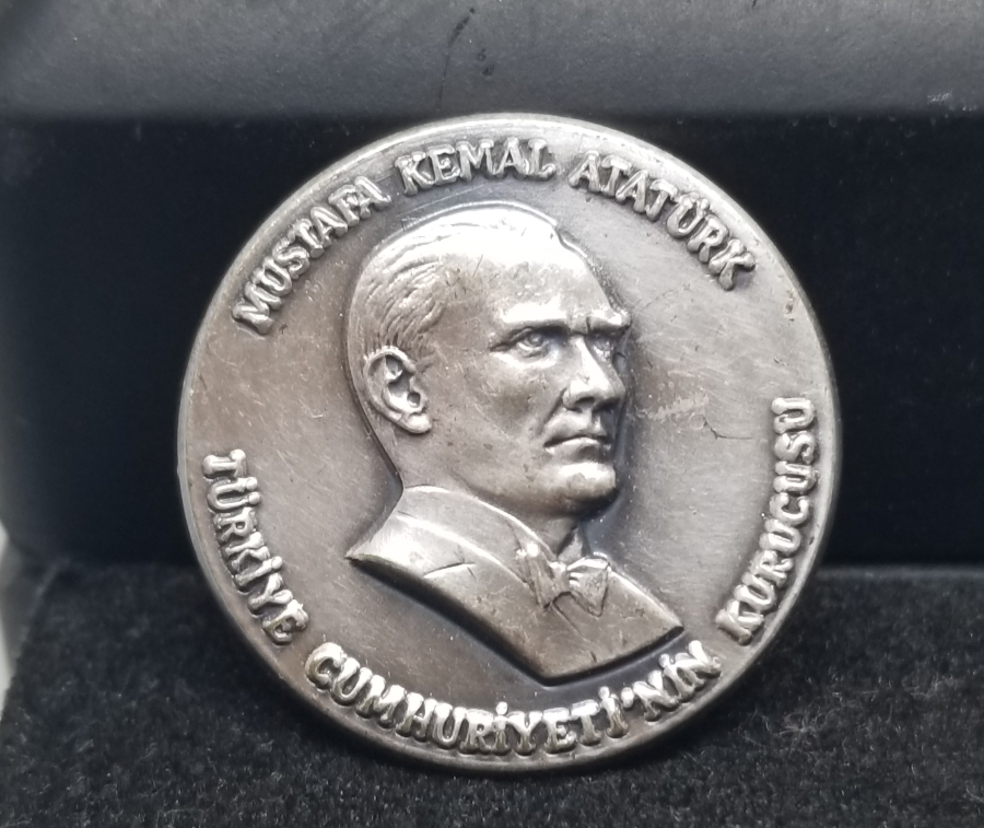 ANTİKA GÜMÜŞ ATATÜRK ROZETİ