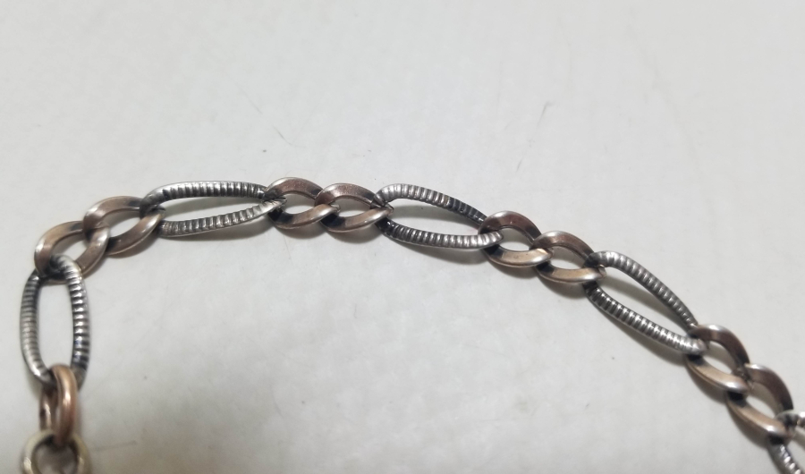 SAVAT İŞÇİLİKLİ VE PUSULALI ANTİKA GÜMÜŞ CEP SAATİ KÖSTEĞİ