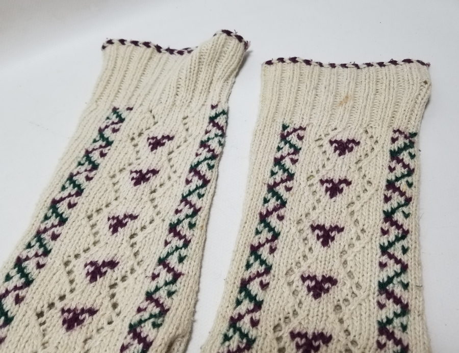 ÜZERİ İŞLEMELİ OSMANLI DÖNEMİ EL ÖRGÜSÜ PATİK