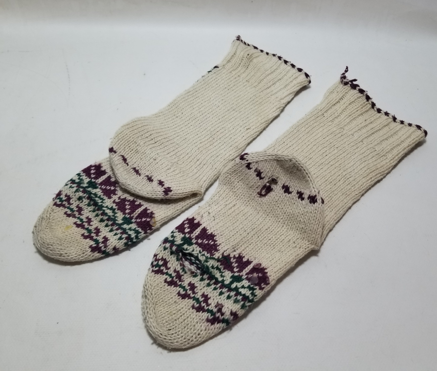 ÜZERİ İŞLEMELİ OSMANLI DÖNEMİ EL ÖRGÜSÜ PATİK