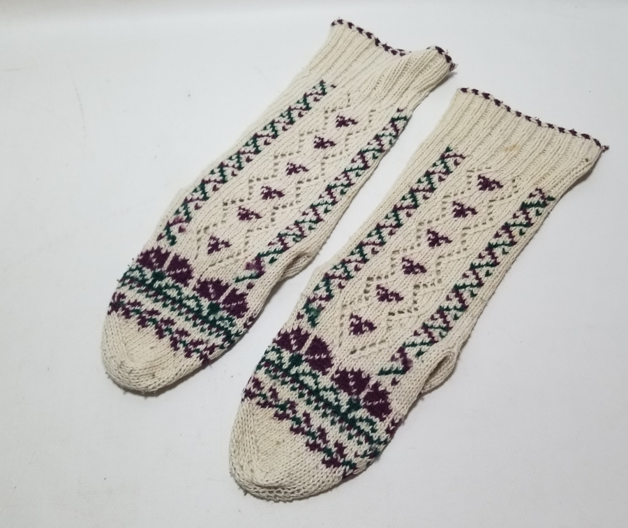 ÜZERİ İŞLEMELİ OSMANLI DÖNEMİ EL ÖRGÜSÜ PATİK