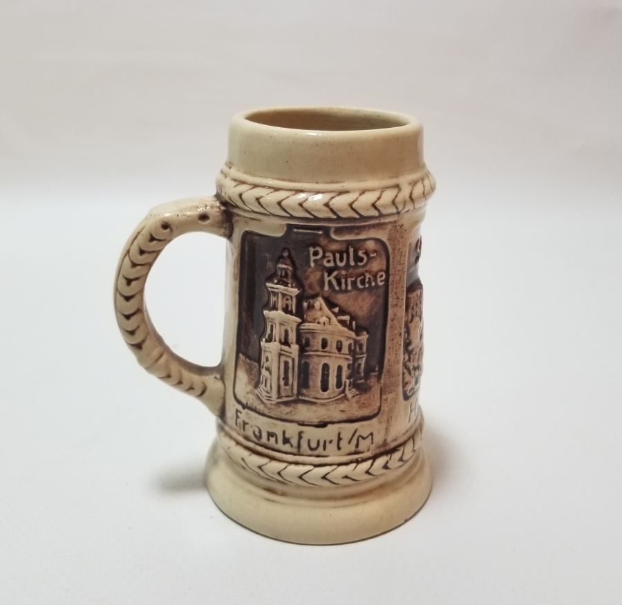 KABARTMA İŞÇİLİKLİ ANTİKA TANKART - BİRA BARDAĞI