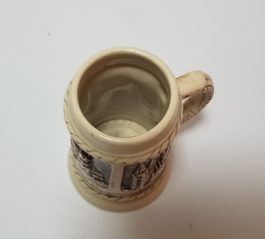 KABARTMA İŞÇİLİKLİ ANTİKA TANKART - BİRA BARDAĞI