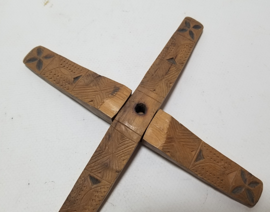 CUMHURİYET BAŞLARI EL KAZIMA İŞÇİLİKLİ AHŞAP KİRMAN