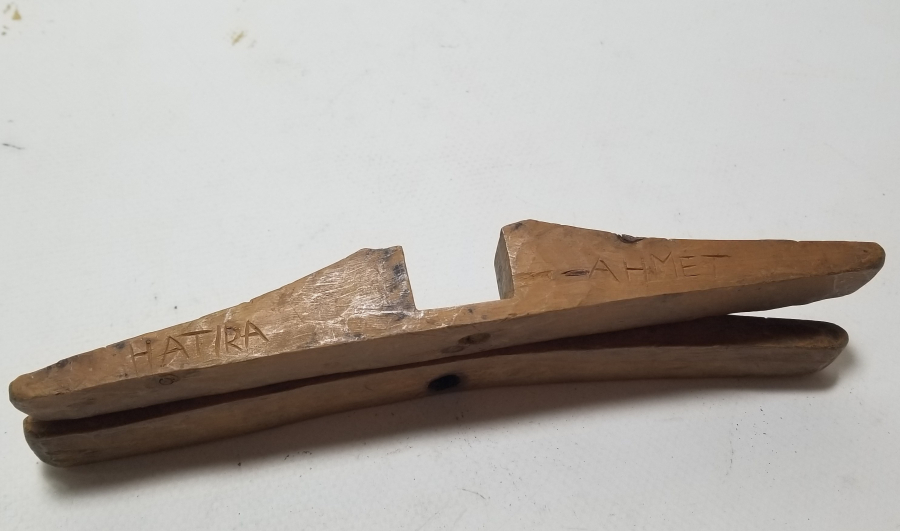 CUMHURİYET BAŞLARI EL KAZIMA İŞÇİLİKLİ AHŞAP KİRMAN